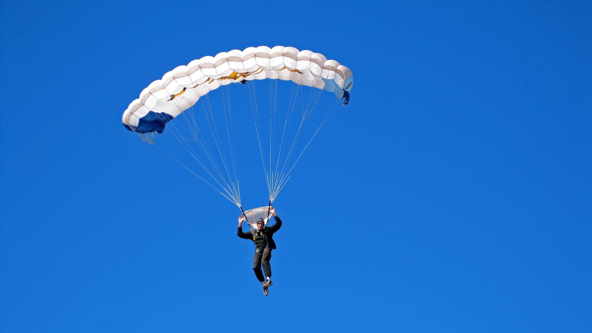 世界杯后：公益组织为贫困地区捐建“梅西球场” 成为孩子新乐园